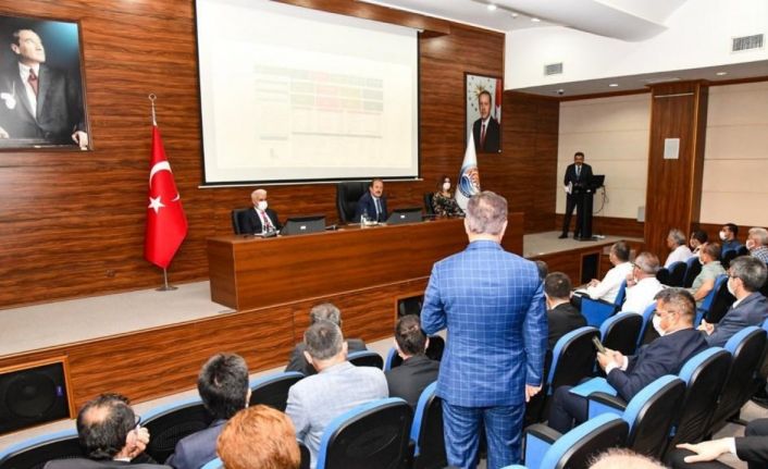 Vali Pehlivan: "Yatırımlar sürüyor, çarklar dönüyor"