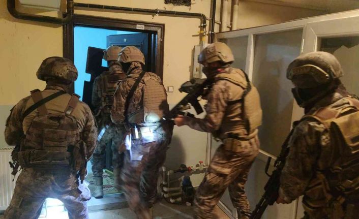 Van’da 1’i çocuk 16 düzensiz göçmen yakalandı