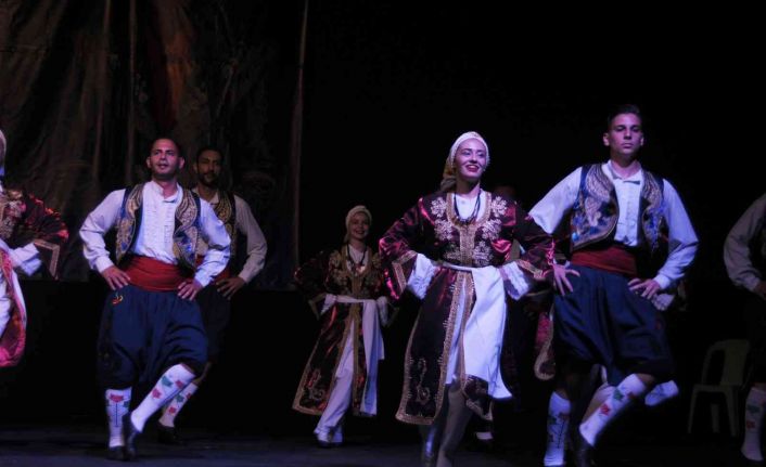 YAFEM 25. Türk Boyları Şöleni açılış galası renkli görüntülere sahne oldu