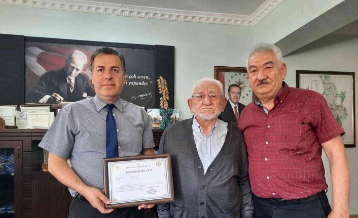 Yarım asırdır çalıştırdığı işçilerle böyle helalleşmek istedi