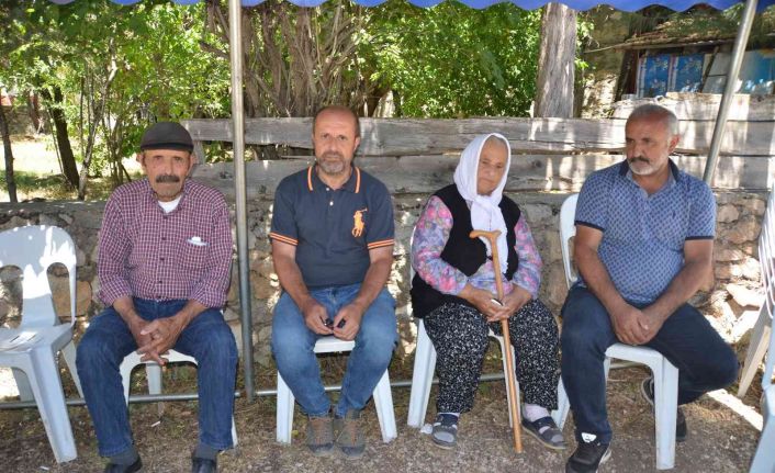 Yaşlı kadını arama çalışmalarına skorsky tipi helikopter de dâhil oldu