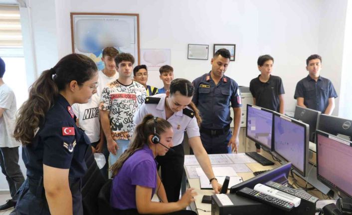 Yaz tatilindeki öğrencilere “Jandarma” eğitimi
