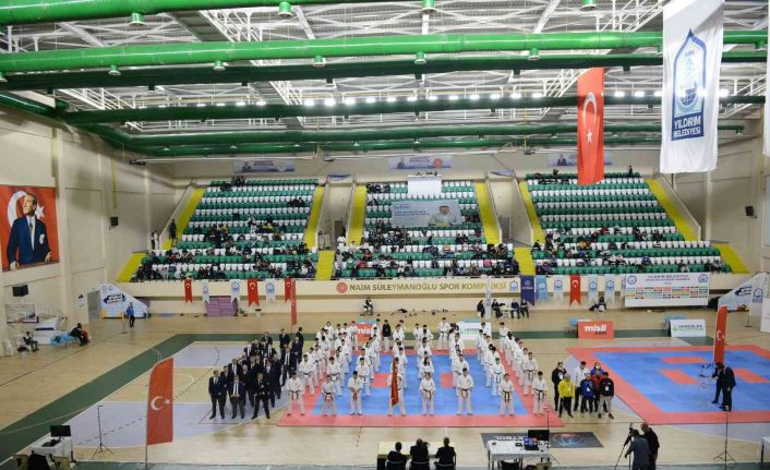 Yıldırım Belediyesi, ilçenin ‘spor kenti’ kimliğini güçlendirecek çalışmaları hayata geçirmeye devam ediyor