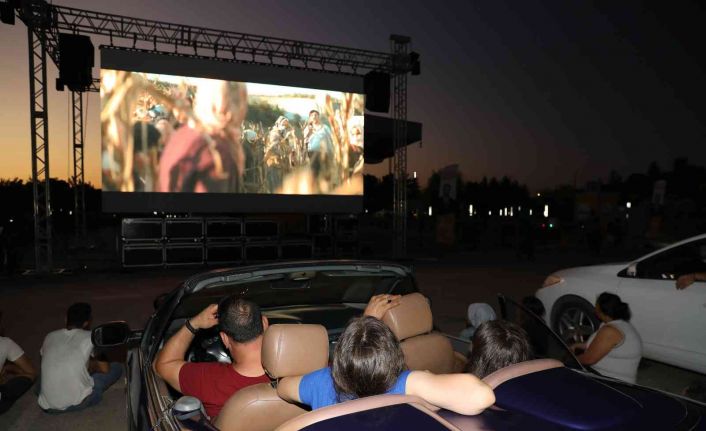 Yüreğir’de "Arabada Sinema Günleri" başladı