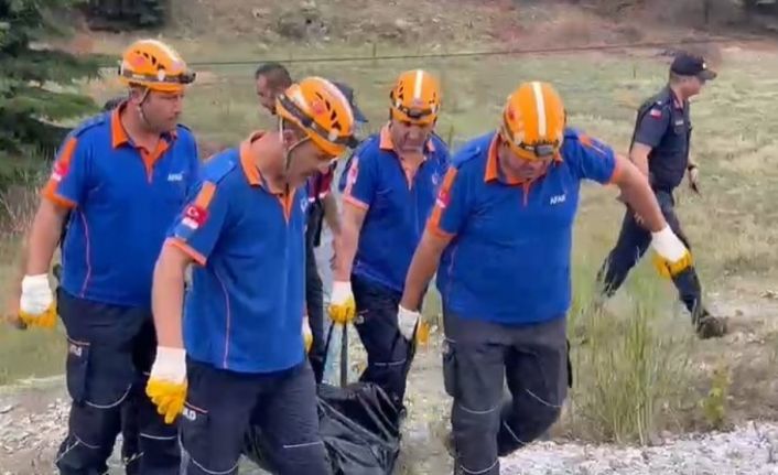 7 metrelik menfezden düşen minibüsteki 2 kişi feci şekilde can verdi