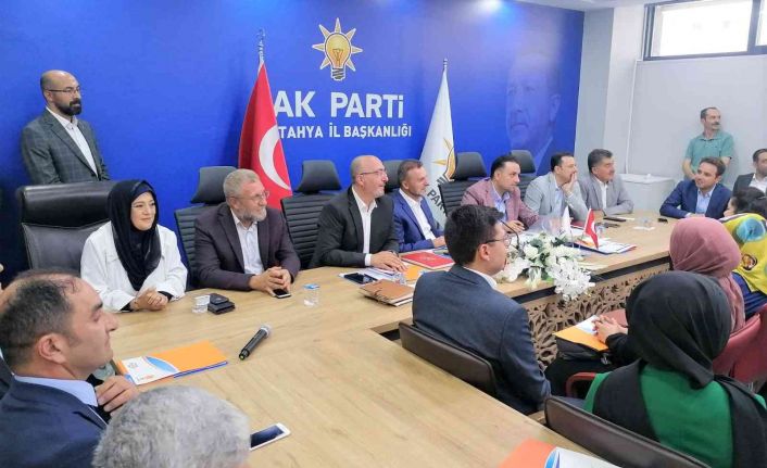 AK Parti’nin Teşkilattan Sorumlu Genel Başkan Yardımcısı Erkan Kandemir Kütahya’da