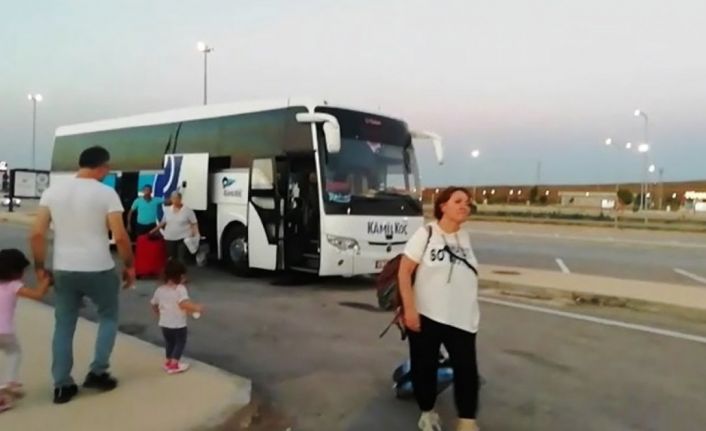 Arızalanan otobüs yolda kaldı, yolcular perişan oldu, şirket umursamadı