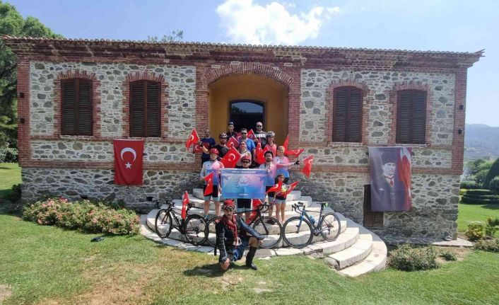 Aydın Ağır Pedallar Bisiklet Grubu 30 Ağustos için Çine’ye pedal bastı
