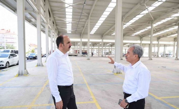 Başkan Altay: "Yaptığımız çalışmalarla altyapıyı tamamlarken ilçelerimize görsel bir güzellik de kazandırıyoruz"