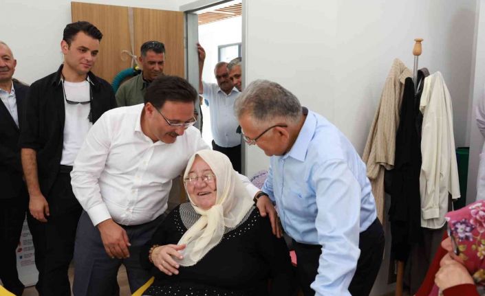 Başkan Büyükkılıç ile Vali Çiçek’ten özel çocuklar ve ulu çınarlara ziyaret