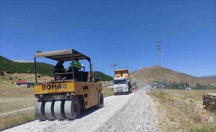 Başkan Büyükkılıç: “Kırsal mahallelere 2 ayda 276 kilometre asfalt kaplama çalışması yaptık”