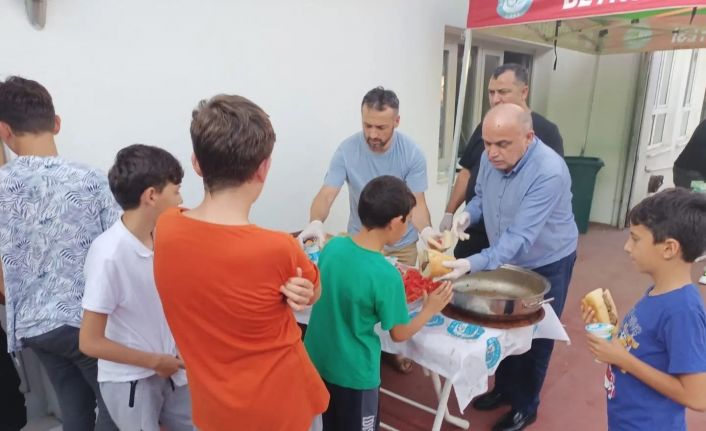 Başkan Kılıç’tan öğrencilere köfte ekmek