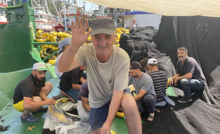 Beykoz’da ağlar ve tekneler tamir ediliyor, balıkçılar 1 Eylül’e hazırlanıyor
