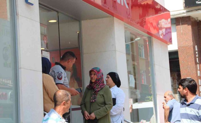 Bilecik’te emekliler promosyon sırasına girdi