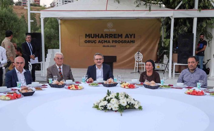 Bingöl Valisi Kadir Ekinci: "Kerbela, mazlumun yanında durmayı öğütleyen ortak acımızdır"