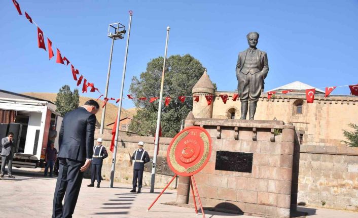 Bitlis’te 30 Ağustos Zafer Bayramı kutlandı