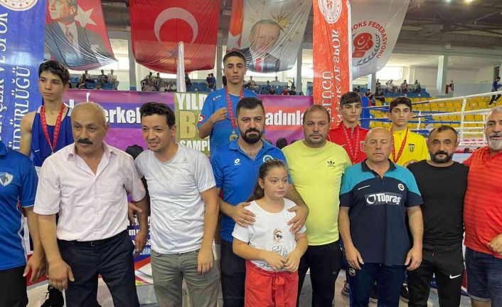 Bursa Büyükşehir Belediyesporlu boksörlerden iki Türkiye şampiyonluğu, bir ikincilik ve bir üçüncülük