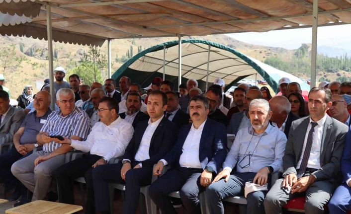 Bursa Yıldırım ilçesi Belediye Başkanı Yılmaz, Sümmani Şenliklerinde hemşerileri ile buluştu