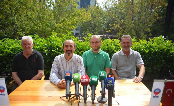 Bursaspor’da Tahsin Tam, İsmail Ertekin ve yönetici Mehmet Zahit Yanar konuştu