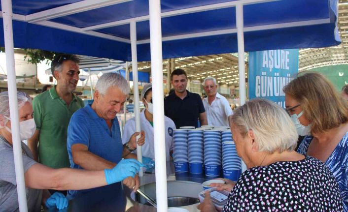 Büyükşehirden Finike, Kaş, Gazipaşa ve Kemer’de aşure dağıtımı