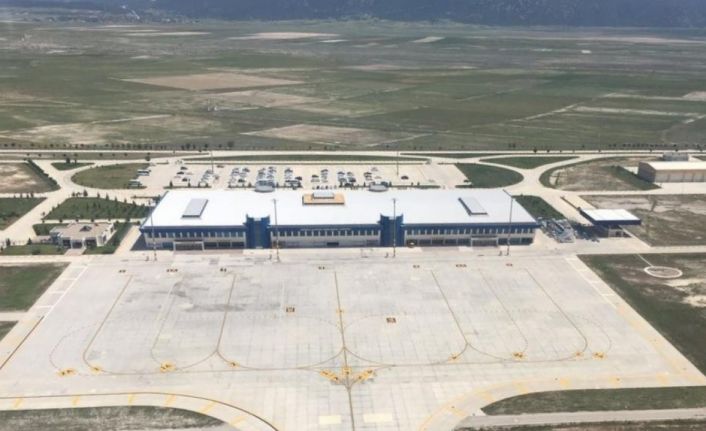 Çardak Havalimanına gerçekleşen sefer sayısının az olması turizmi olumsuz yönde etkiliyor