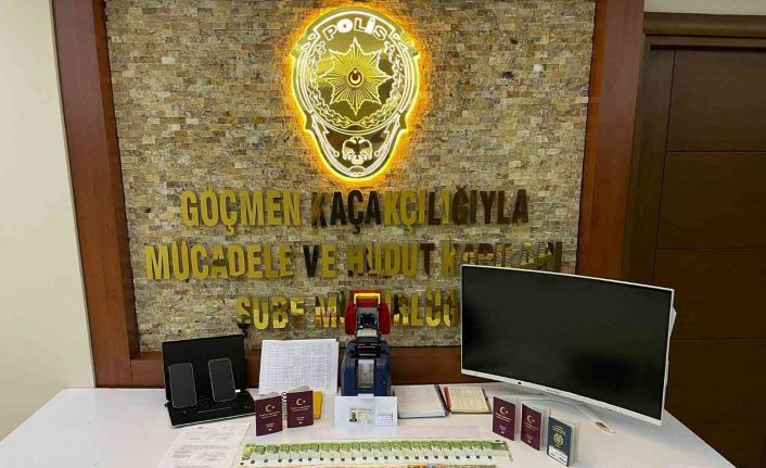 Danışmanlık firması adı altında resmi belgede sahtecilik yapan 3 yabancı uyruklu şahıs yakalandı