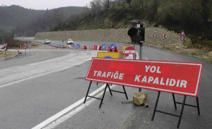 Denizli - Çardak karayolunda çalışmalar devam ediyor