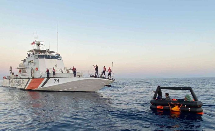 Didim’de 5 düzensiz göçmen kurtarıldı