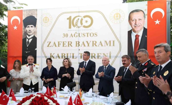 Erzurum’da 30 Ağustos kabul töreni