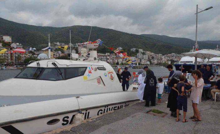 Esenköy’de vatandaşlar Sahil Güvenlik teknesi gezdi