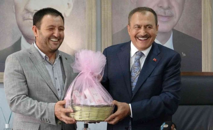 Eski Bakan Eroğlu: " Isparta’ya 16 bal ormanı için çalışma yapıyoruz"