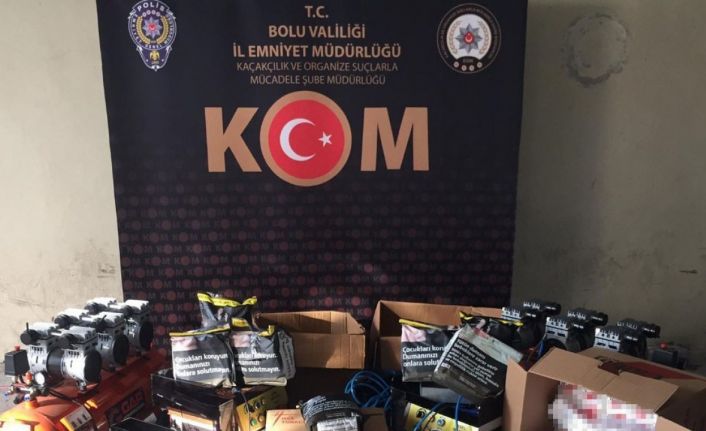 Evi kaçak sigara imalathanesine çevirmişler