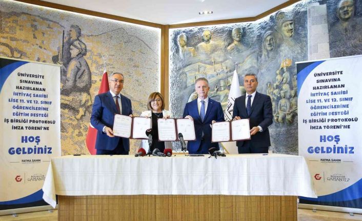 Gaziantep’te 11 ve 12’nci sınıf öğrencilerine bin 200 TL maddi destek