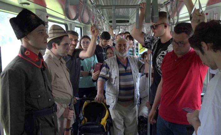 Genç KAYMEK’ten tramvayda Zafer Bayramı’na özel farkındalık etkinliği