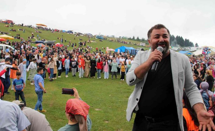 Giresun’da 2 yıl önce sel afeti yaşayan Dereli ilçesinde şenlik coşkusu