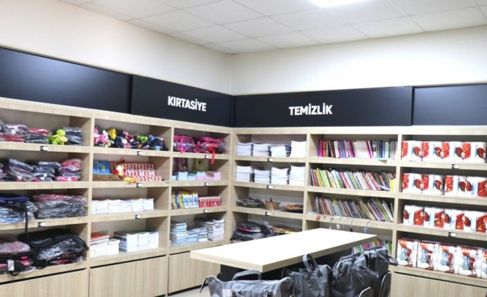 Hayır Çarşısı ihtiyaç sahiplerinin yanında olmaya devam ediyor