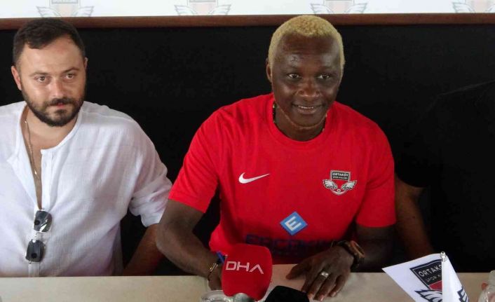 İbrahim Yattara, Muğla Süper Amatör Lig takımı Ortaköyspor ile sözleşme imzaladı