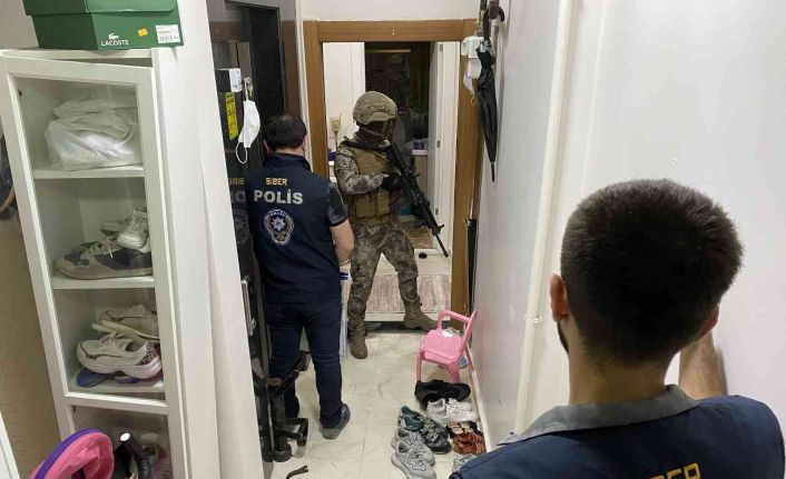 İstanbul merkezli 7 ilde Özel Harekat destekli yasa dışı bahis operasyonu düzenlendi