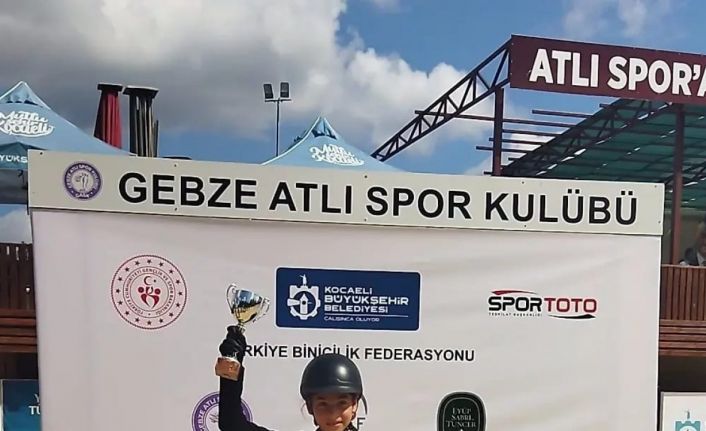 Kartepeli biniciler birinci oldu