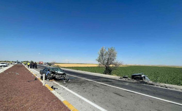 Kontrolden çıkan otomobil karşı şeritteki 3 araca çarptı: 1 ölü, 7 yaralı