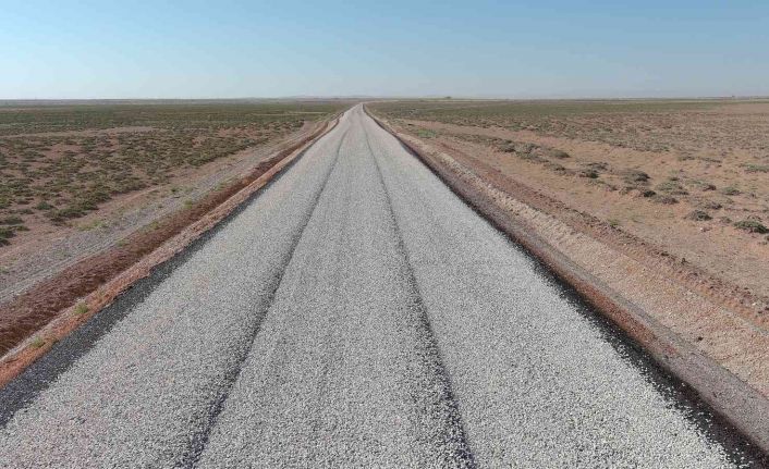 Konya Büyükşehir’den Cihanbeyli’ye 21 kilometre daha mahalle yolu