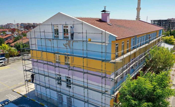 Meram Belediyesi ilçe genelindeki okulları yeni eğitim yılı için hazırlıyor