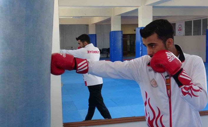 Milli kick boks sporcusu Sayın, olimpiyat hedefi için ter döküyor