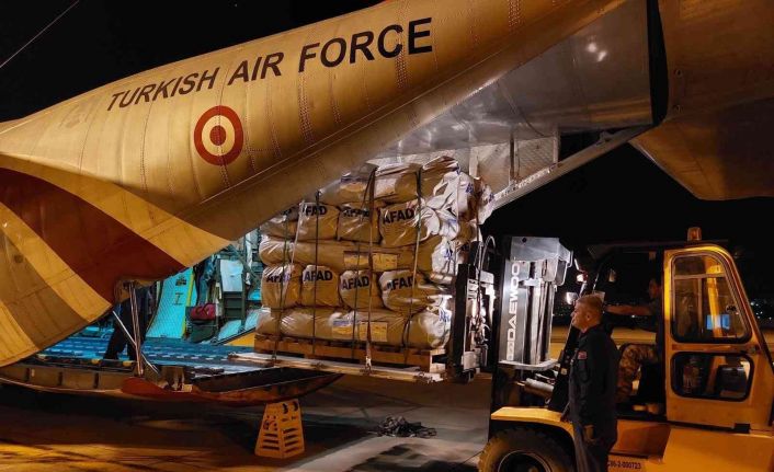 MSB: “İnsani yardım malzemelerini taşıyan TSK’ya ait iki uçağımız daha Ankara Etimesgut Havaalanı’ndan hareket etti”