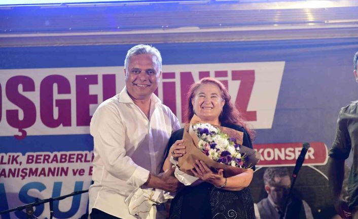 Muratpaşa Belediyesinden, Hacı Bektaş Veli Kültür Merkezi’nde aşure ikramı