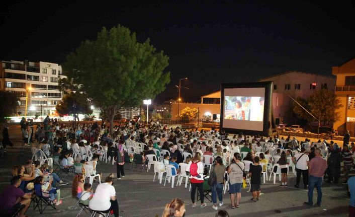 Nilüfer’de ‘Çocuklara Yaz Sineması’ başladı