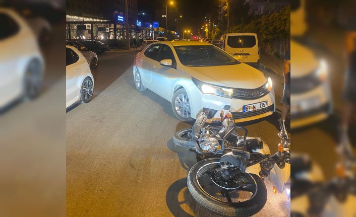 Otomobil ile motosiklet çarpıştı: 1 yaralı