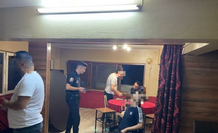 Polisten lokal ve eğlence yerlerine baskın