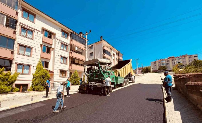 Safranbolu’da asfaltlama çalışmaları sürüyor