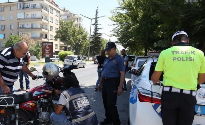 Samsun polisi 1 ayda 98 ateşli silah ve 327 kesici alet ele geçirdi